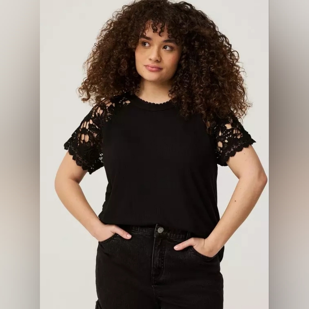 Torrid Black Crochet Sleeve Top Lace Raglan Tee Short Sleeve Plus Size 10-12